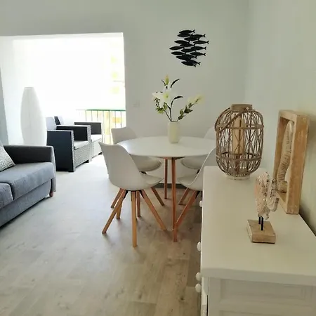 Moderne Premiere Ligne De Santa Apartment